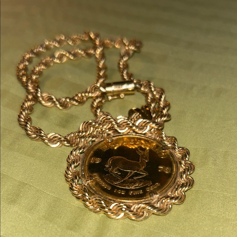 14K gold Rope Chain Necklace with Coin Pendant